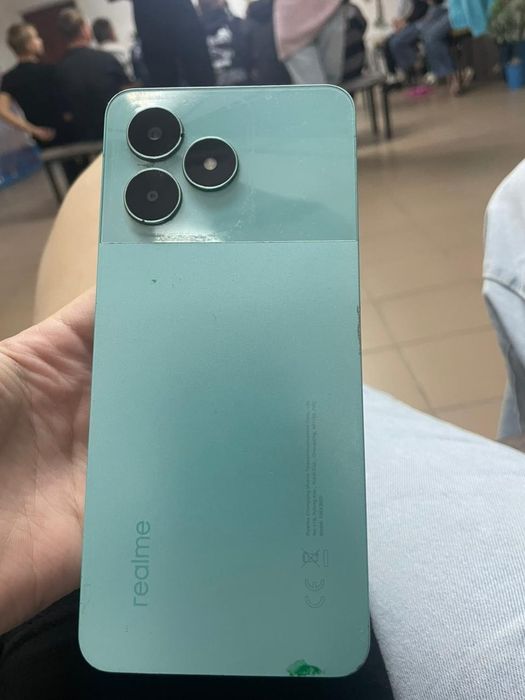 Продам смартфон реалми нот с 50