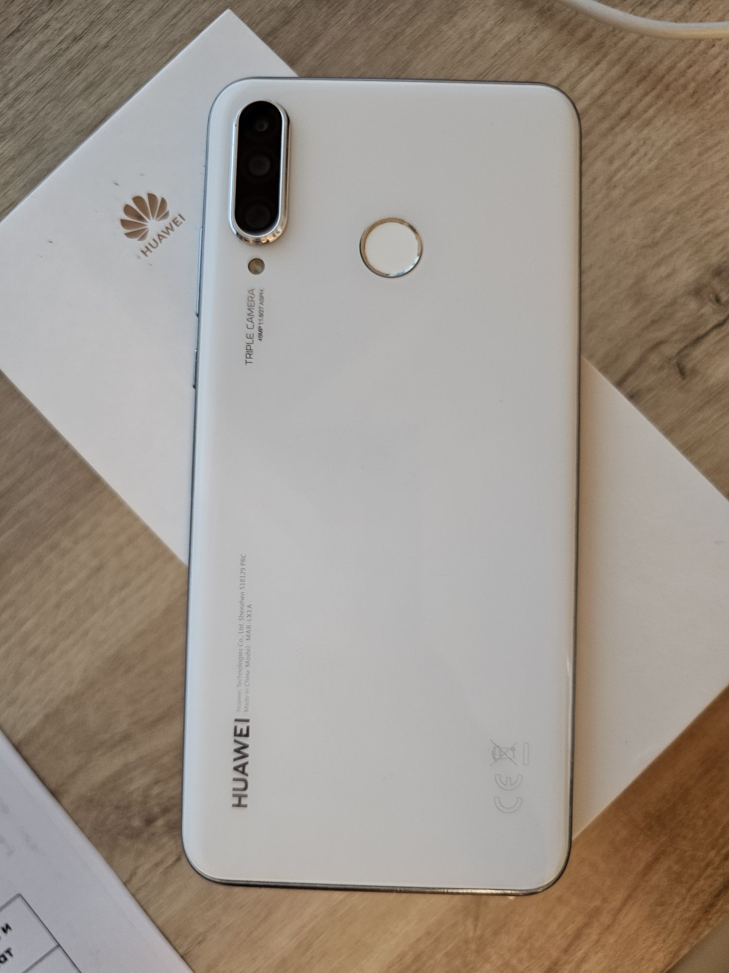 Смартфон  Huawei P30 Lite