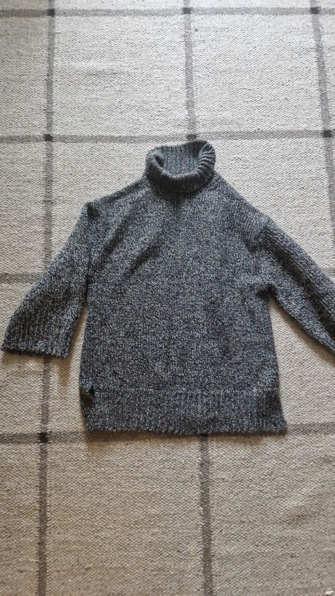 Стильный свитер Ushatava