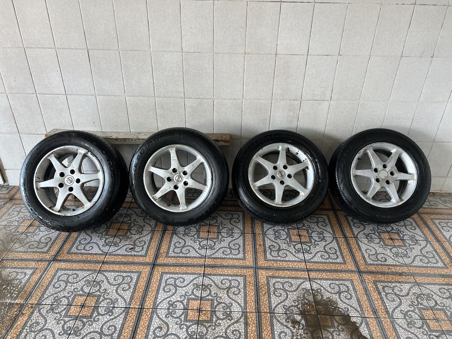 Продам шины вместе с дисками