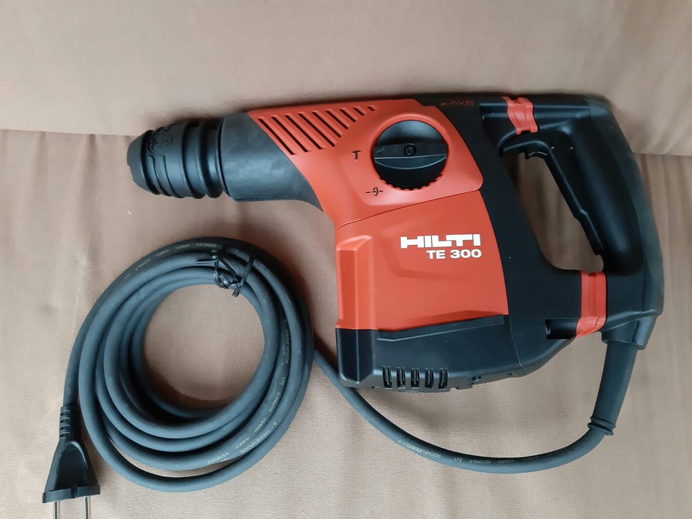 Hilti demolator Te 300 nou