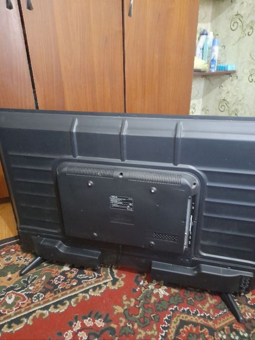 Продам телевизор на запчасти