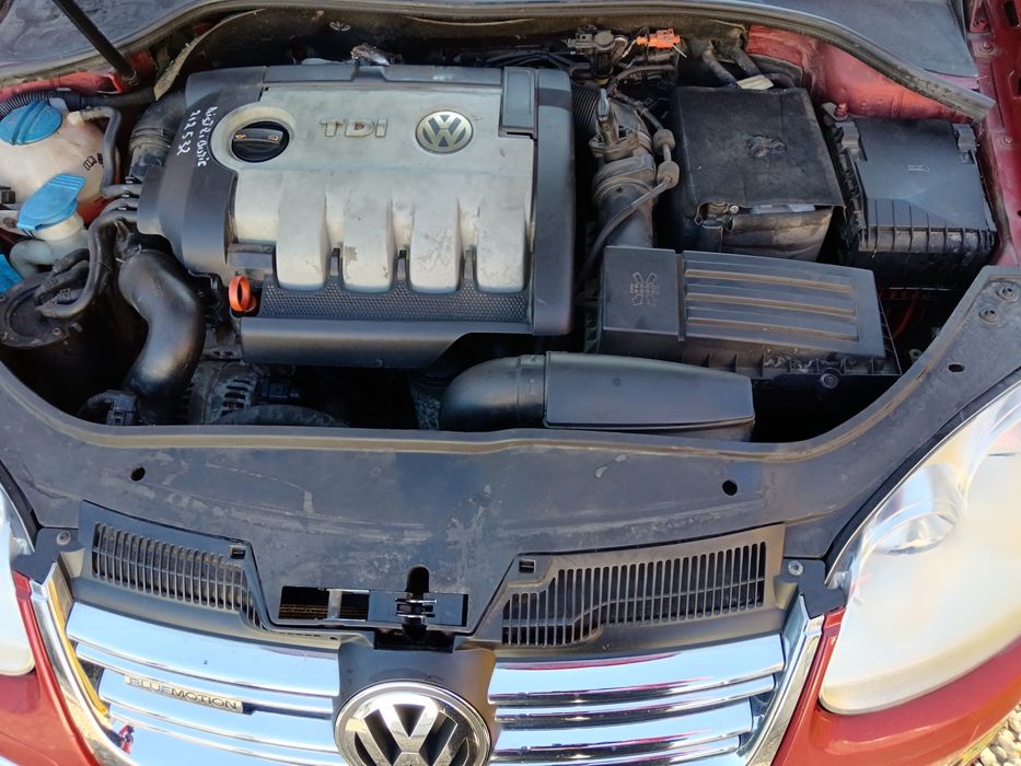 Vând volkswagen golf 5