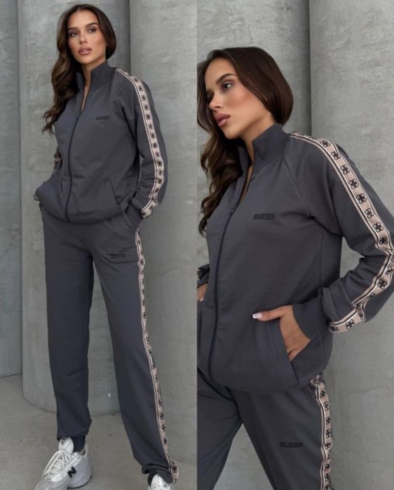 Дамски спортни комплекти