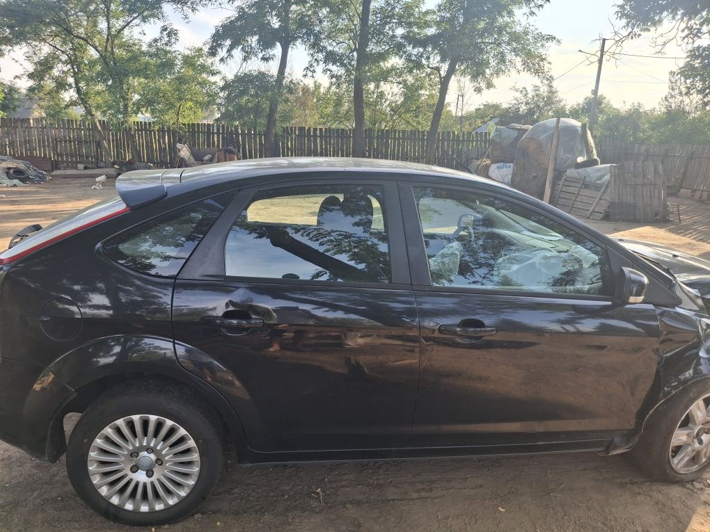 Vând Ford focus mk2 facelift 2008diesel pe piese.