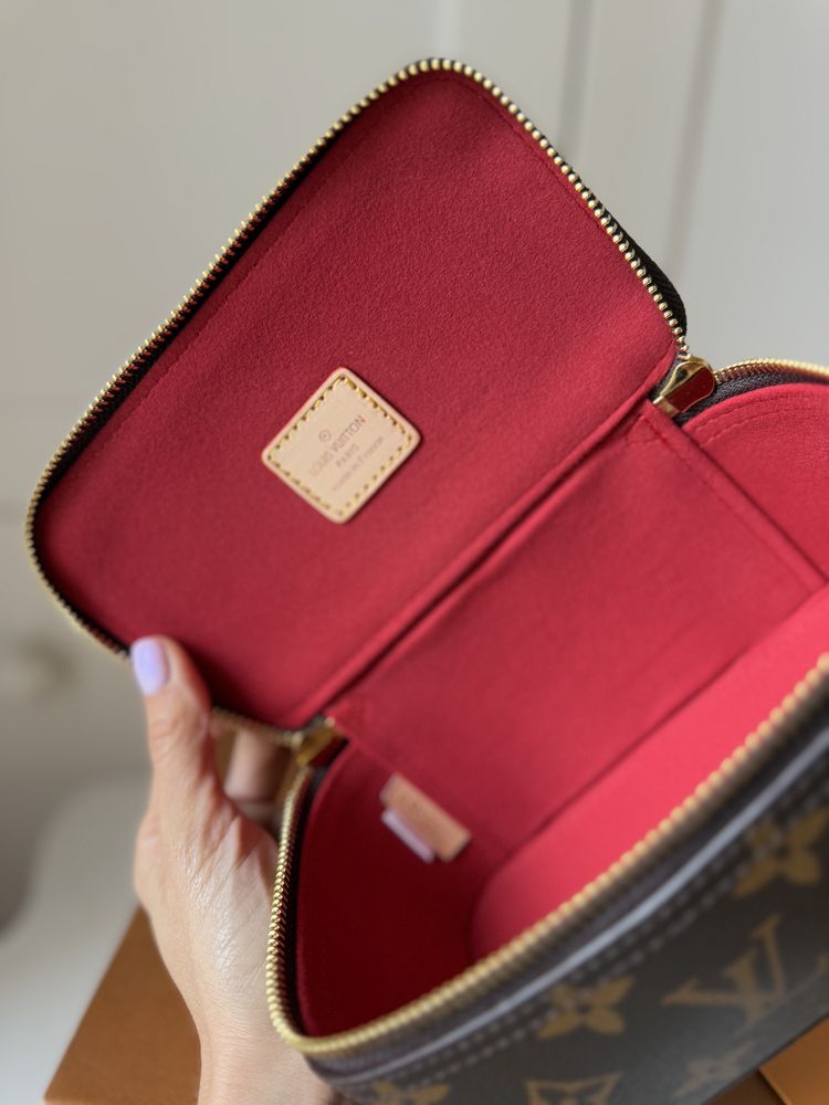 Несесер за гримове/кутия Louis Vuitton