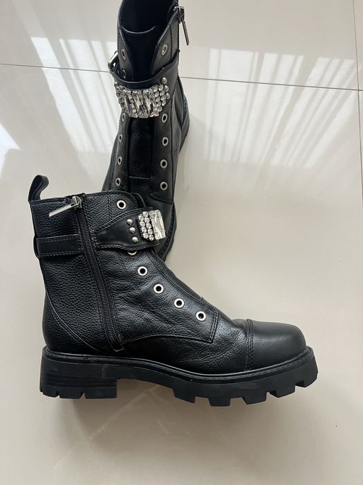 Bocanci Karl Lagerfiel noi