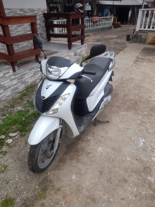 Vând scuter Honda