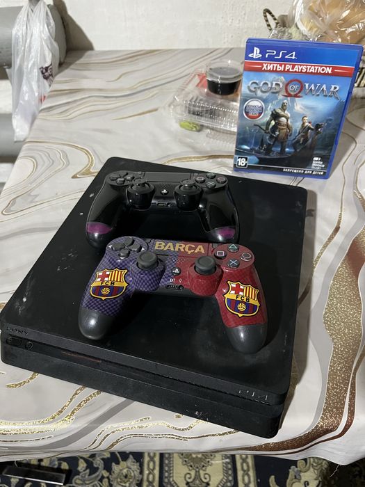 PS4 продам состиение иделный