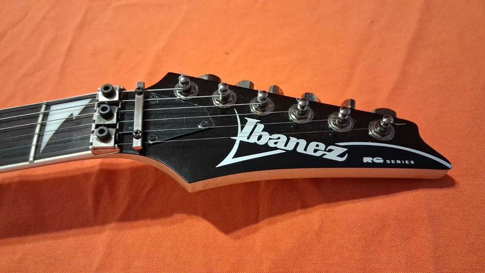 Електрическа китара Ibanez RG 320 floyd rose