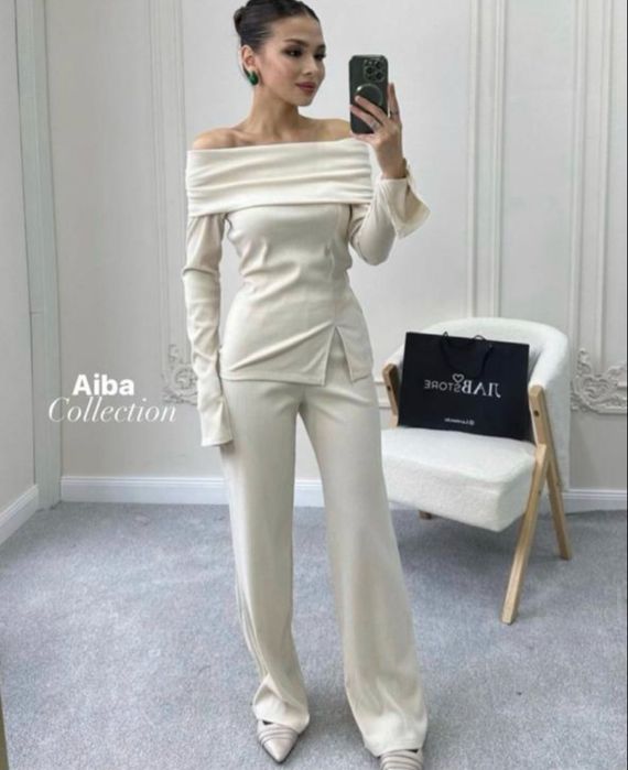 Двойка новая, бежевого цвета