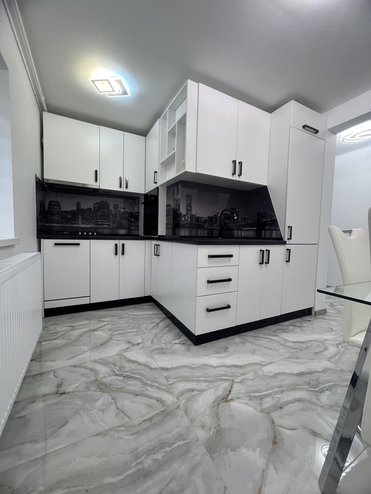 Vand Apartament 2 camere lux complet renovat si utilat ,Proprietar