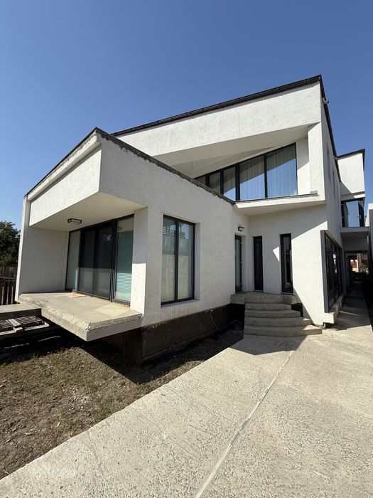 Cladire de vanzare 543 mp (casa + spatiu comercial) Bd Primaverii