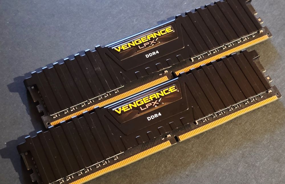 16GB RAM 3200MHz DDR4 Corsair