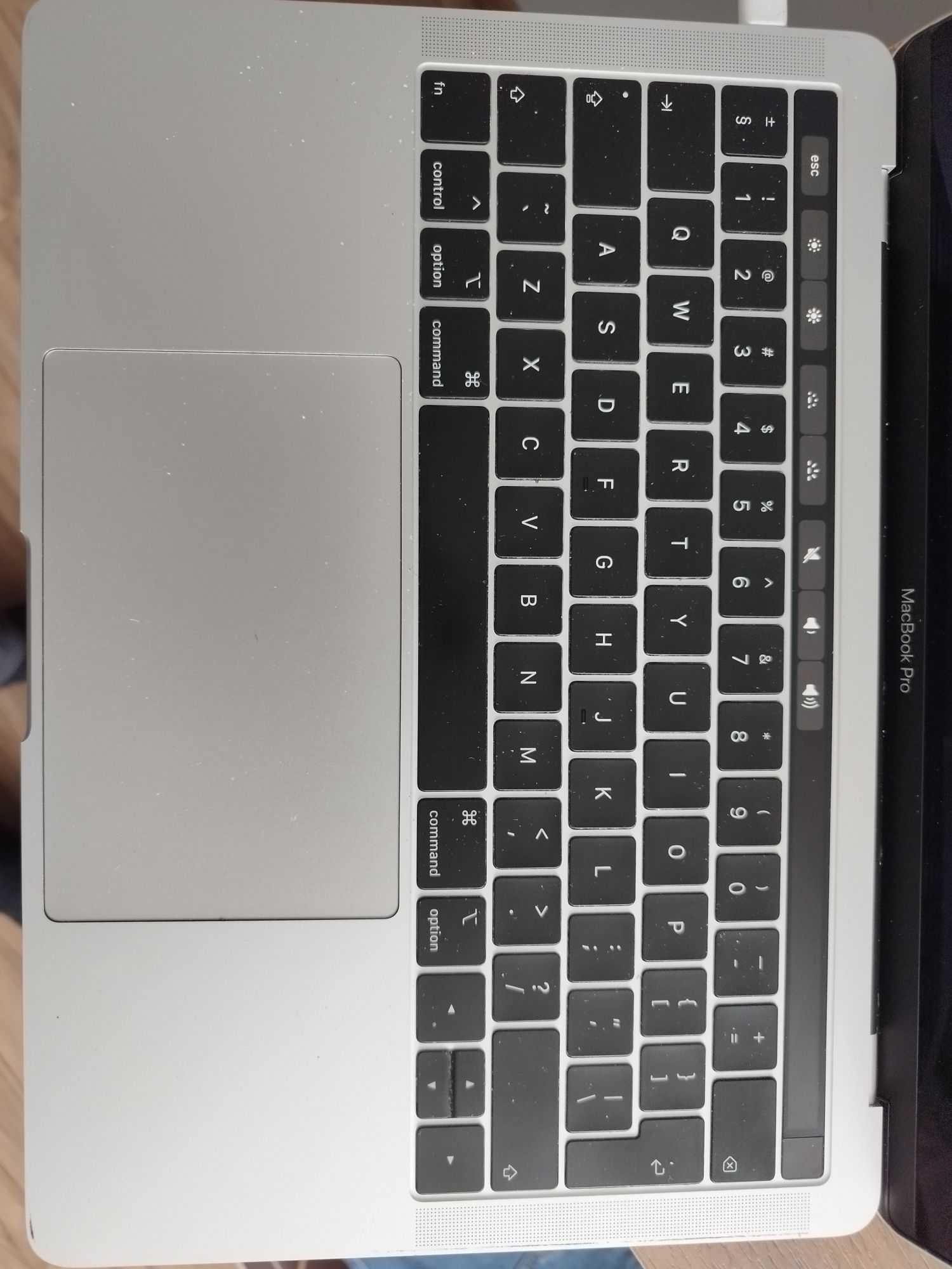 MacBook Pro 13″ Touch Bar 2019, i5 1.4 GHz, 8 GB, Iris Plus Graphics
