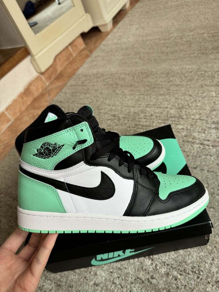 Air Jordan 1 Retro High OG Green Glow