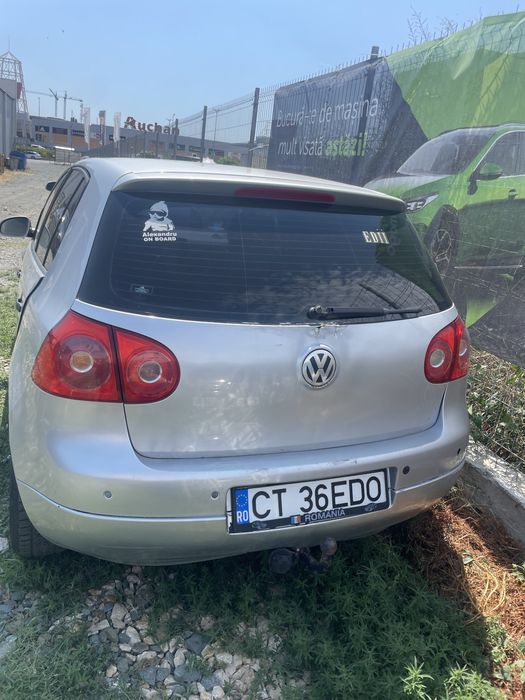 Vand 2 golf 5 la pachet•2500 pret fix!