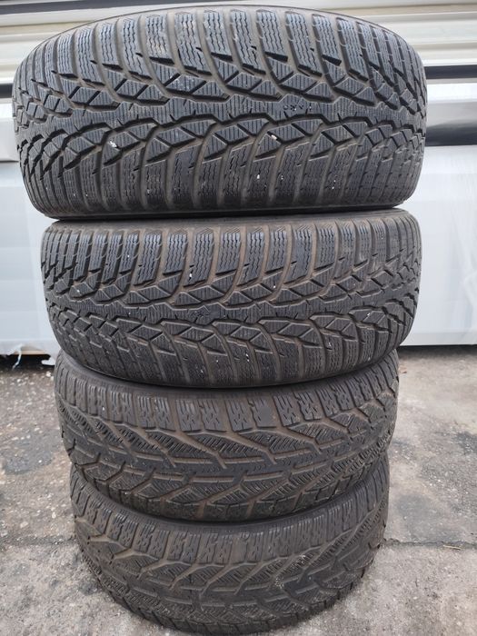 Anvelope 215 55 17 iarna nokian