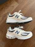 New Balance 2002R