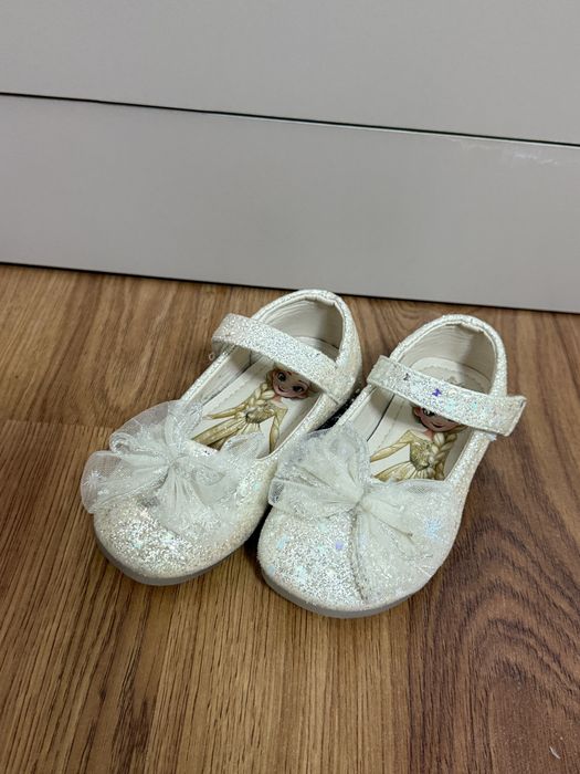 Детское белая туфлка