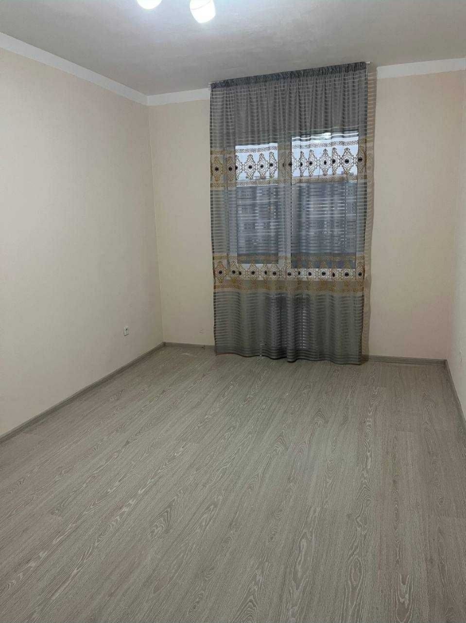 Yunusabad 15 kvartal 3 xona (72²) 4 etaj 9 etajlik sotiladi