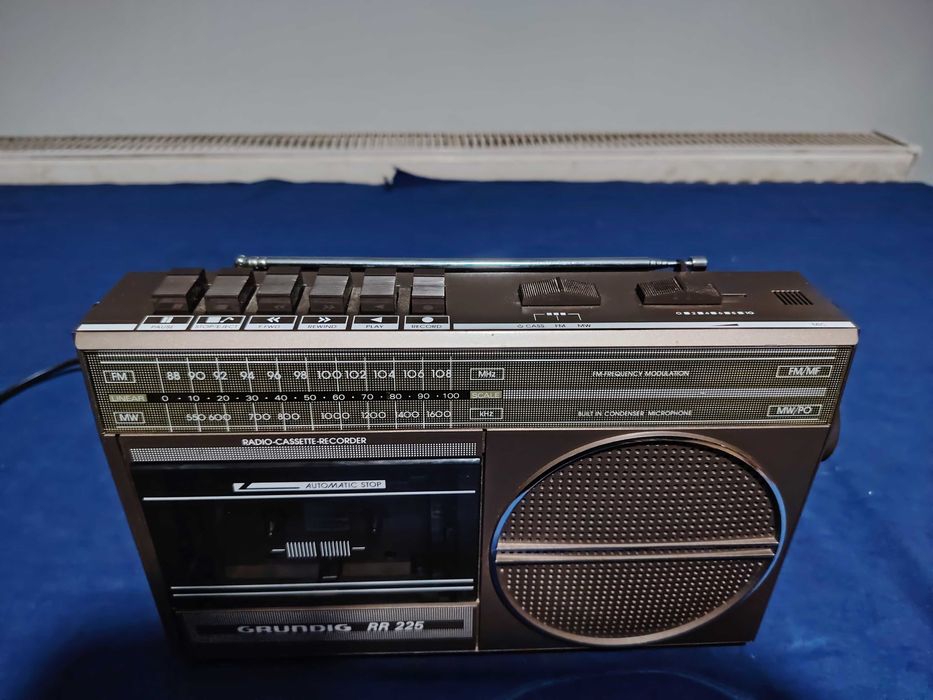 GRUNDIG RR 225 radio casetofon vintage defect, nu se aude în difuzor