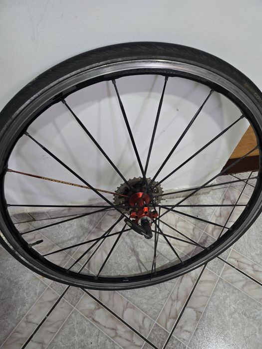 Vând două roti mavic ksyrium sl .