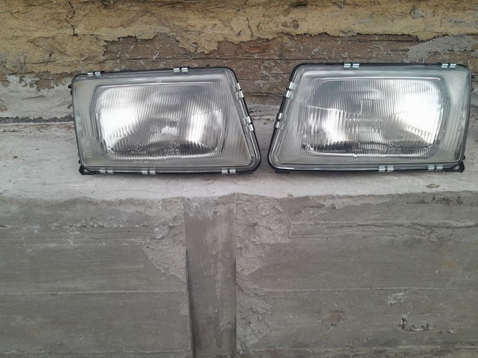 Продам фары ауди100 с3