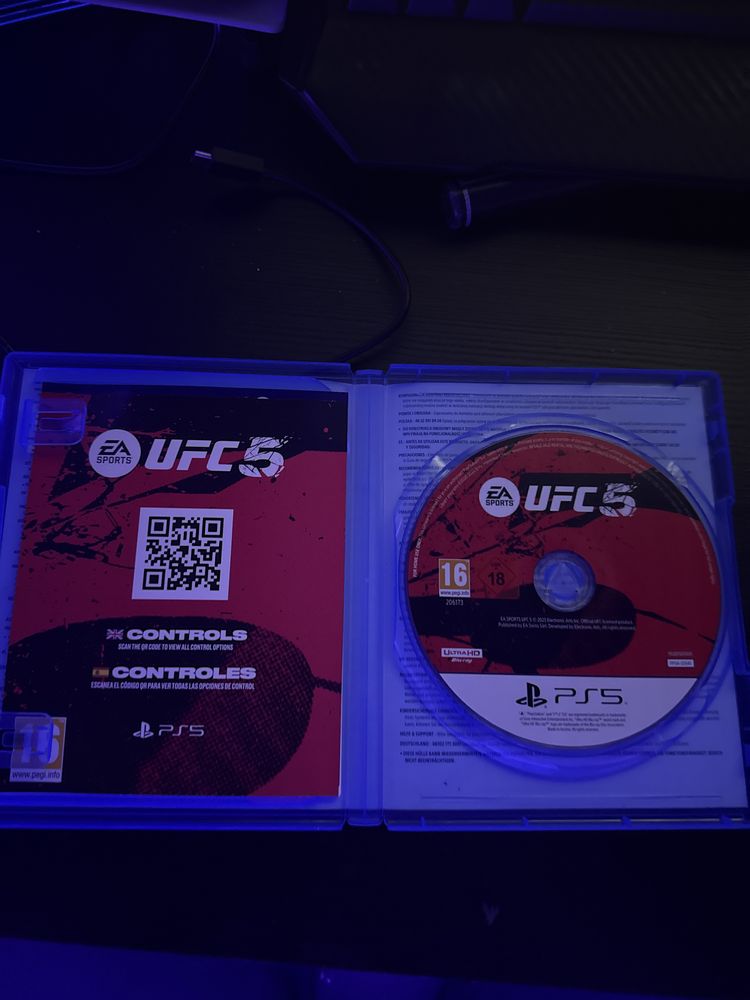 Продавам ufc 5 за ps5