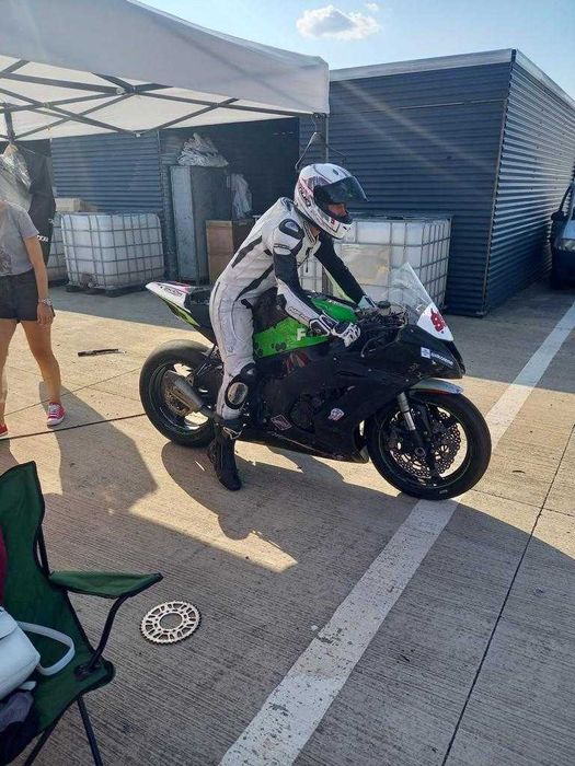 Kawasaki ZX10R 2012/2013 Track toy (De circuit)