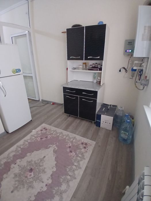 Продаётся 2 х комнатная квартира на 2 этаже. Массив Карасу