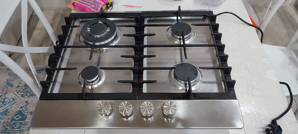 Продам газовую поверхность в отличном состоянии