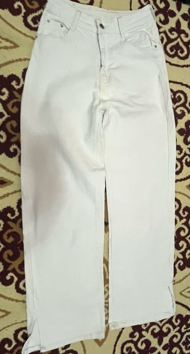 белый дженсы атырау