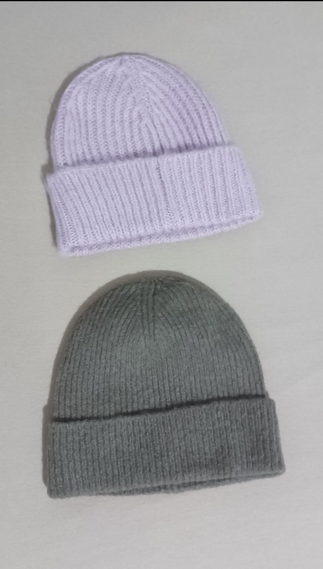 Продавам шапки тип: beanie (бийни)