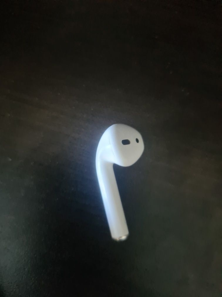 Безжични слушалки airpods 1   150 лв