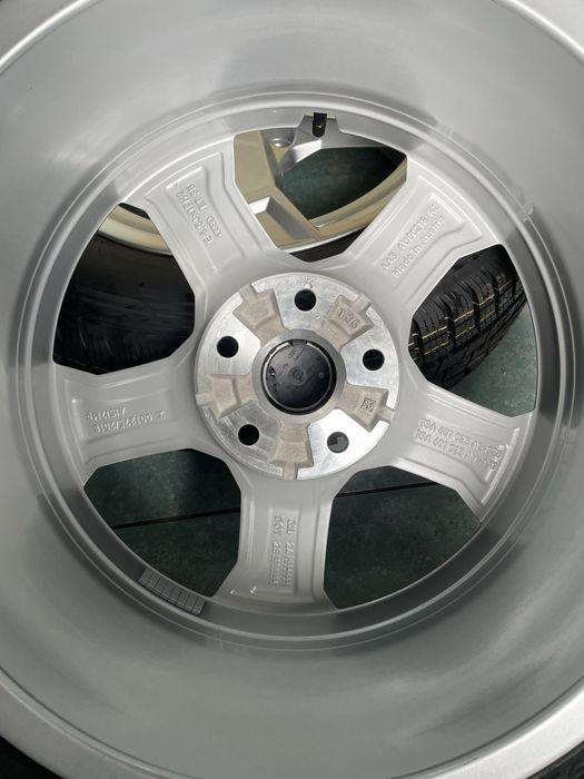 Jante aliaj R17 originale AUDI Q2 Q3 VW Tiguan 215/65/17 Hankook NOI
