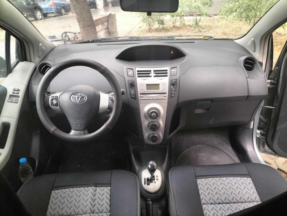 toyota yaris 1.3 avtomatic