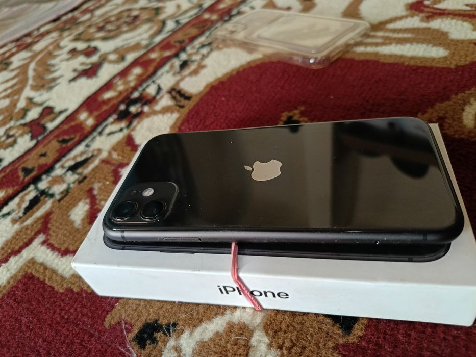 IPhone 11. 128 xotira karobka bor abmen uylab kuramiz
