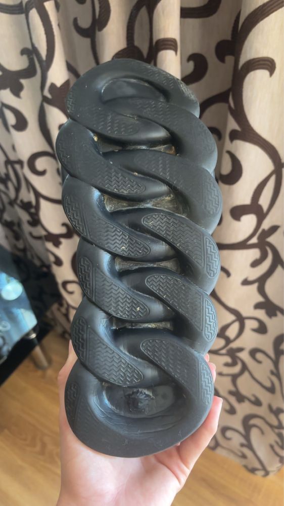versace chain reaction