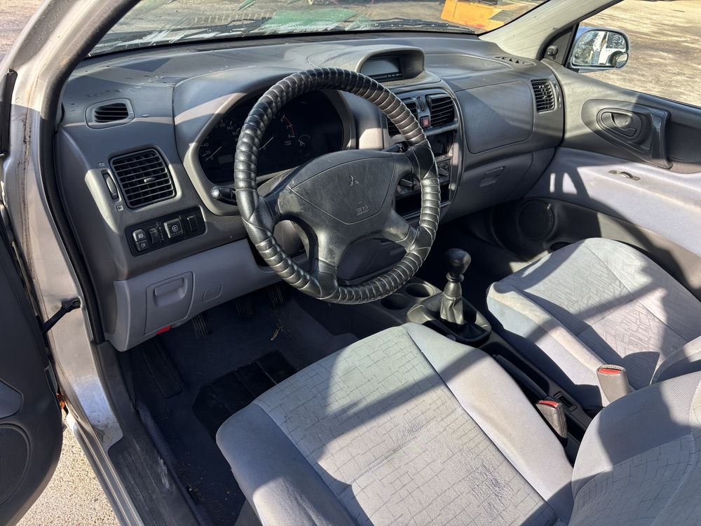Mitsubishi Space Star  На части Мицубиши Спейс