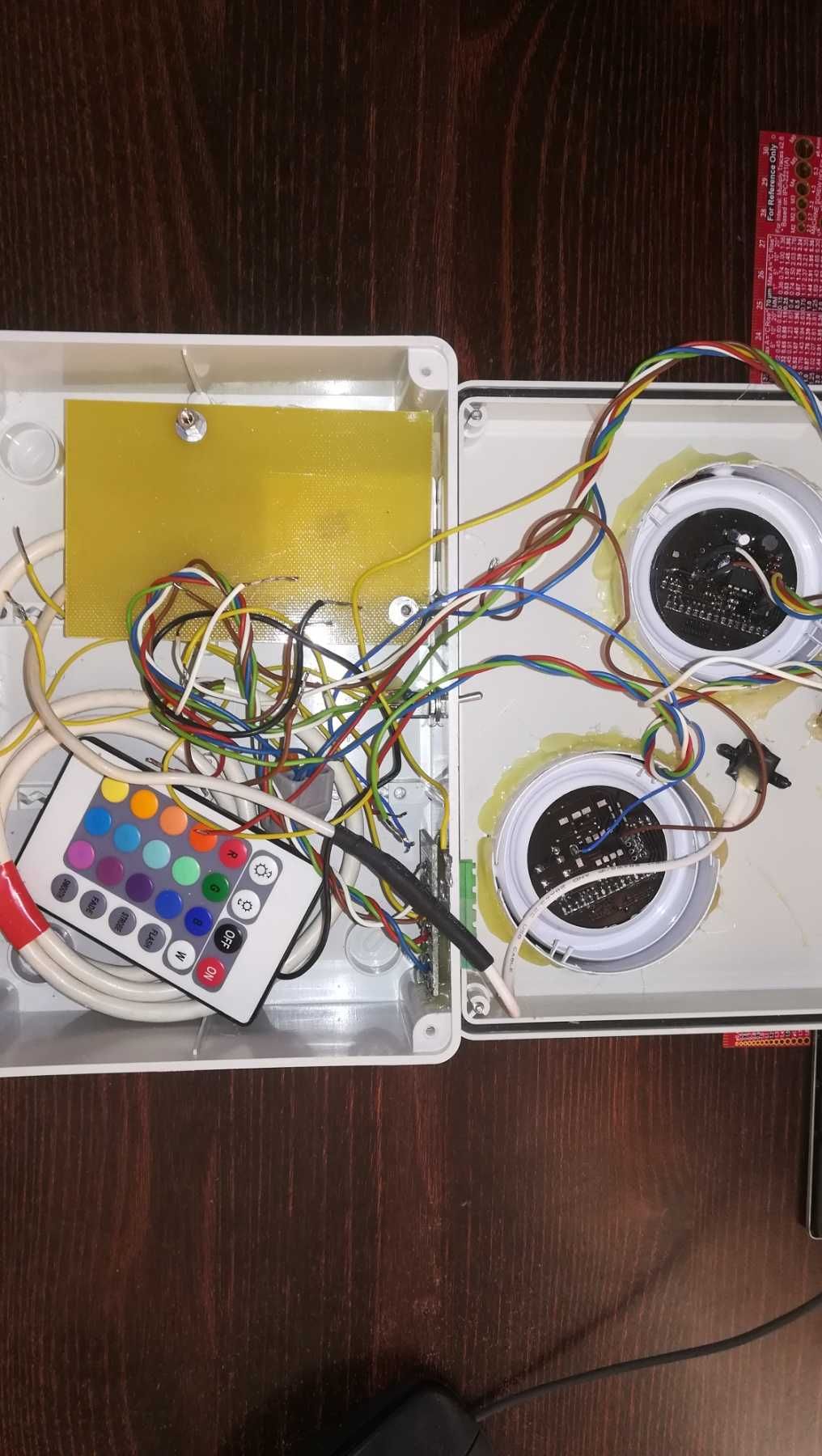 Контролер за LED осветление + разни неща