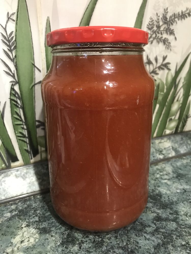 Соления,томатный сок,помидоры,салат Лечо