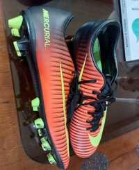 Ghete fotbal Nike Mercurial