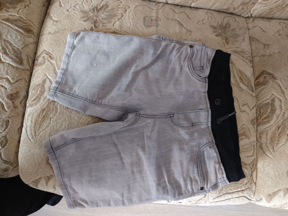 Lot pantaloni scurți măr 128-134