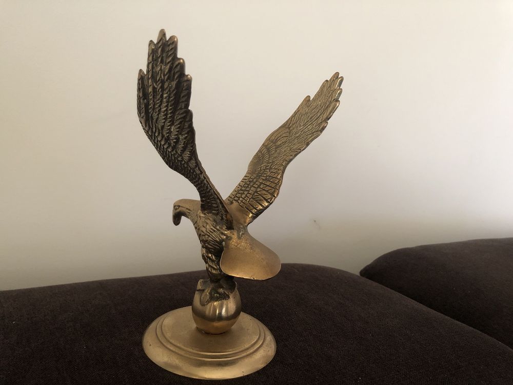 Vultur cu aripile deschise,statueta englezeasca din bronz masiv