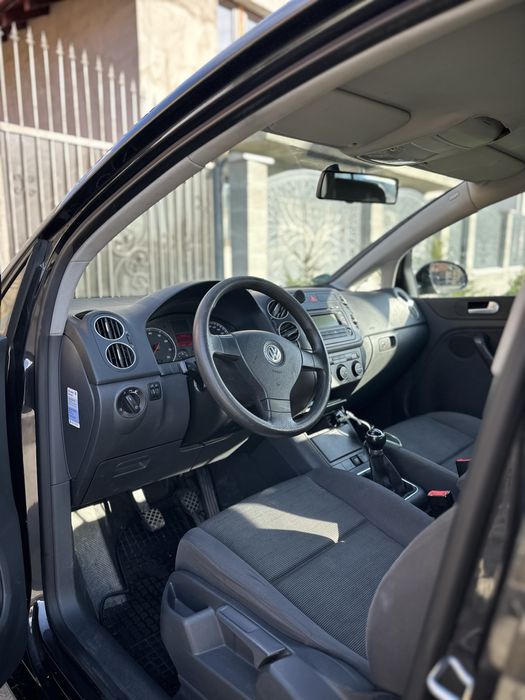 Golf 5 plus  stare buna de functionare,masina nu are probleme!