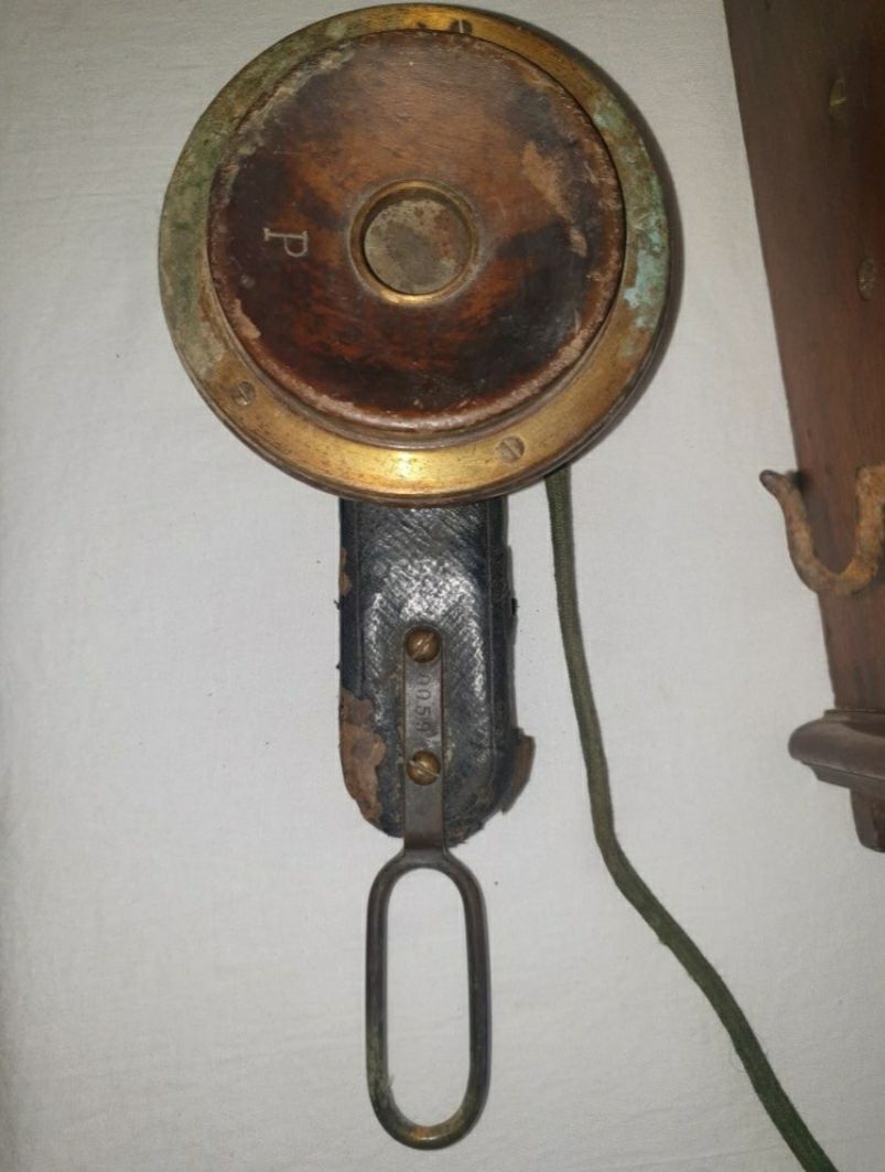 Telefoane de epoca Siemens, fabricate în Germania anilor 1895.