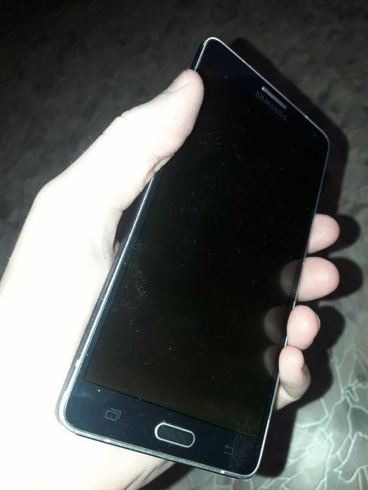 Продам на запчасти смартфон Samsung Galaxy A7 2015