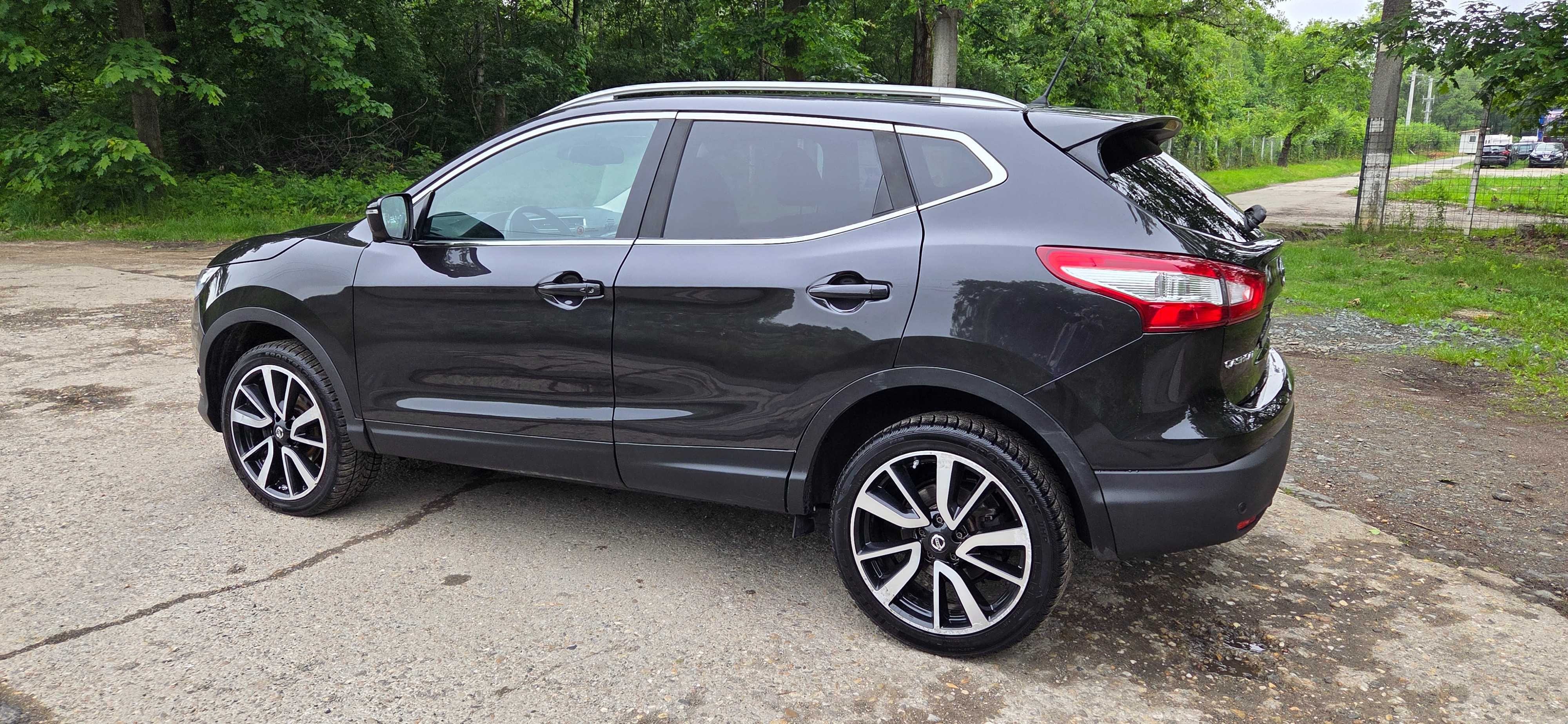 Nissan Qashqai-1.6 DCi *4x4*