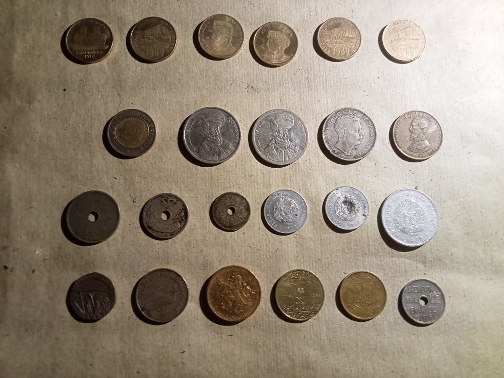 Vând diverse monede rare